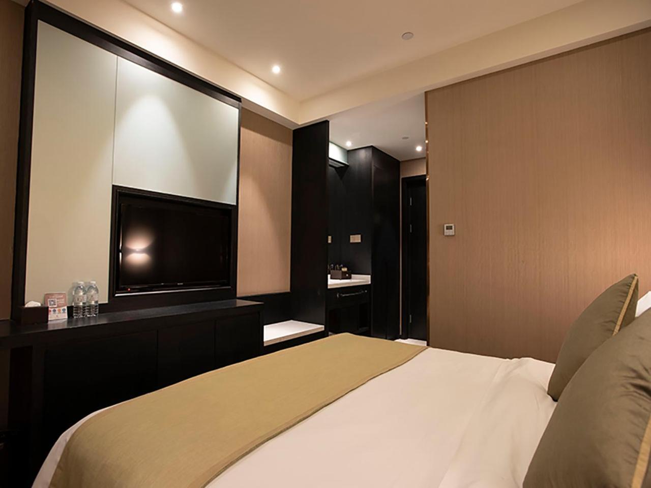 Shanghai-Deco Hotel-Free Shuttle Bus To Pudong Airport And Disneyland Exterior foto